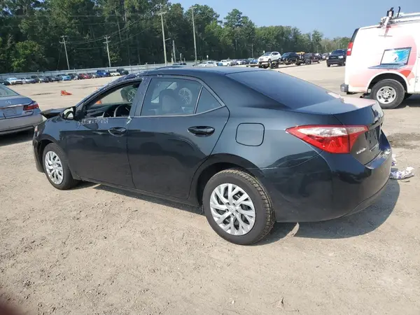 5YFBURHE3HP610476 2017 TOYOTA COROLLA - Image 2