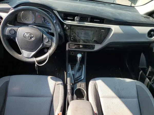 5YFBURHE3HP610476 2017 TOYOTA COROLLA - Image 8