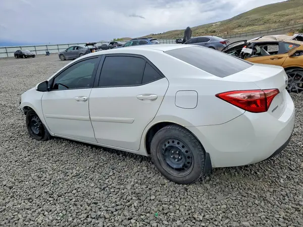 5YFBURHE3HP612972 2017 TOYOTA COROLLA - Image 2