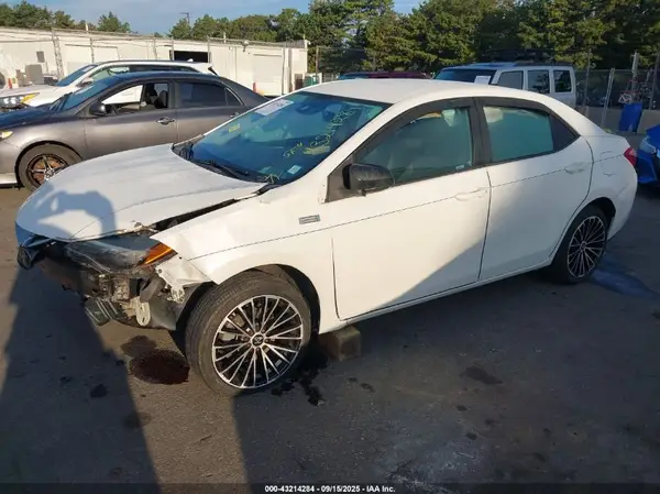 5YFBURHE3HP615192 2017 TOYOTA COROLLA - Image 2