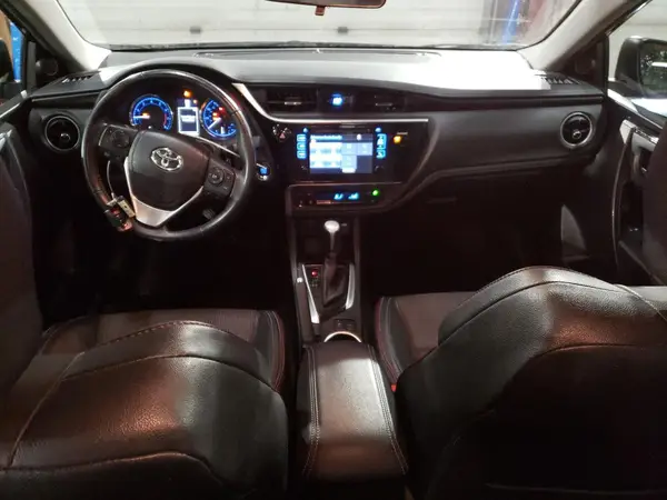 5YFBURHE3HP619517 2017 TOYOTA COROLLA - Image 8