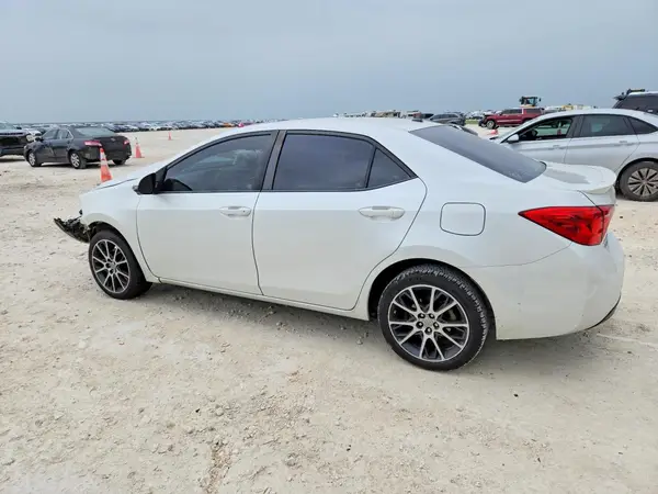 5YFBURHE3HP620859 2017 TOYOTA COROLLA - Image 2