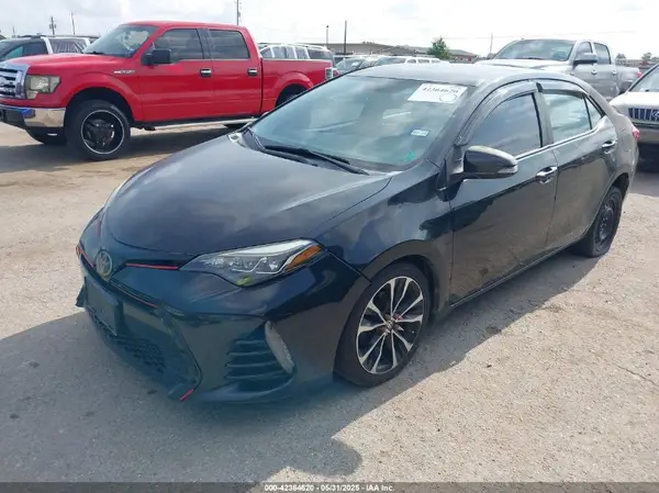 5YFBURHE3HP621235 2017 TOYOTA COROLLA - Image 2