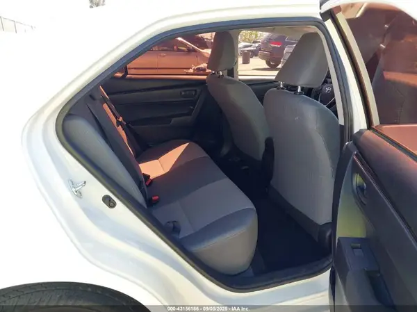 5YFBURHE3HP621669 2017 TOYOTA COROLLA - Image 8