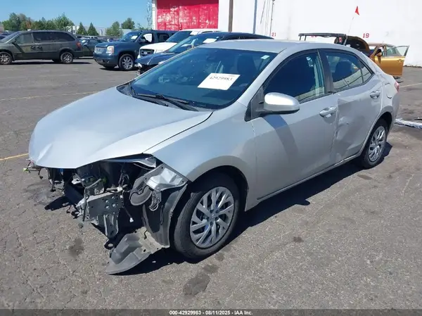 5YFBURHE3HP627567 2017 TOYOTA COROLLA - Image 2