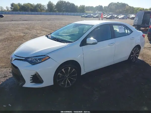 5YFBURHE3HP628833 2017 TOYOTA COROLLA - Image 2