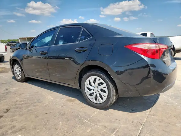 5YFBURHE3HP630968 2017 TOYOTA COROLLA - Image 2