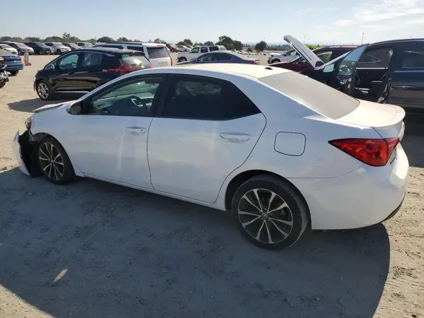 5YFBURHE3HP633031 2017 TOYOTA COROLLA - Image 2