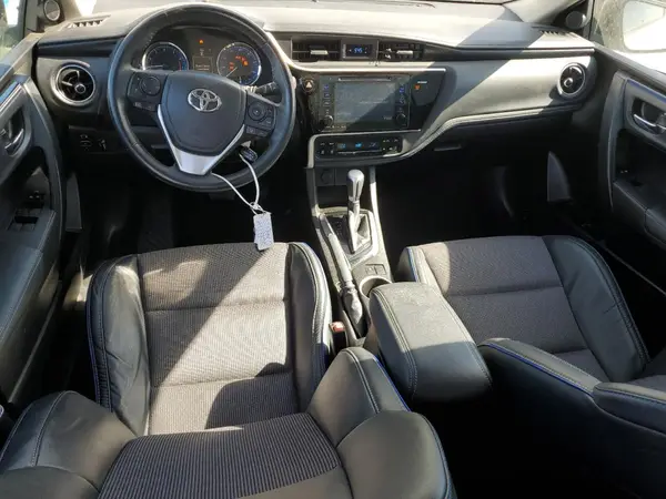 5YFBURHE3HP633031 2017 TOYOTA COROLLA - Image 8