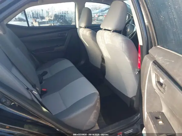 5YFBURHE3HP633725 2017 TOYOTA COROLLA - Image 8