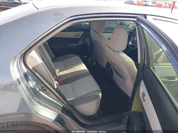 5YFBURHE3HP635085 2017 TOYOTA COROLLA - Image 8