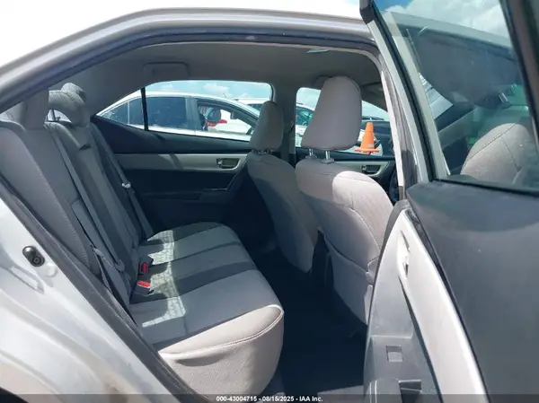 5YFBURHE3HP635765 2017 TOYOTA COROLLA - Image 8
