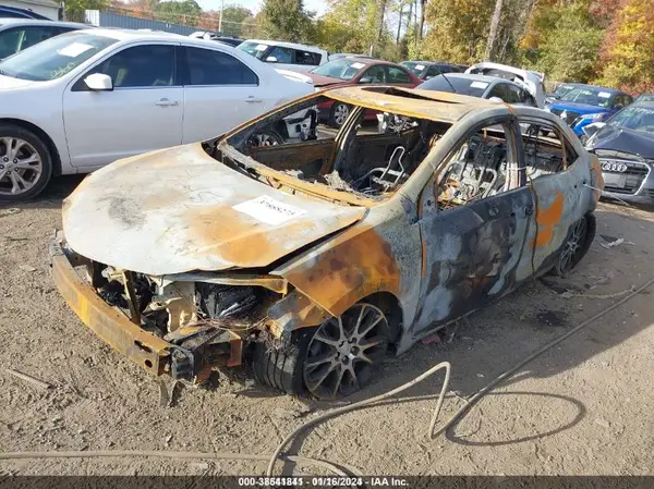 5YFBURHE3HP636317 2017 TOYOTA COROLLA - Image 2