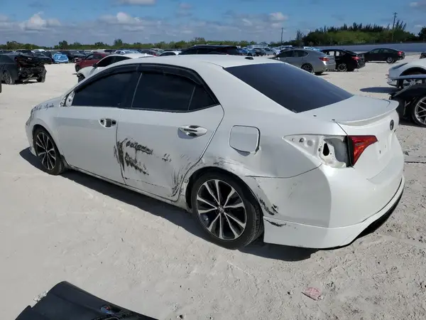 5YFBURHE3HP637810 2017 TOYOTA COROLLA - Image 2