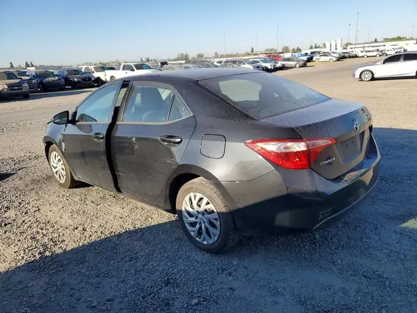 5YFBURHE3HP639542 2017 TOYOTA COROLLA - Image 2