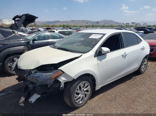 5YFBURHE3HP644627 2017 TOYOTA COROLLA - Image 2