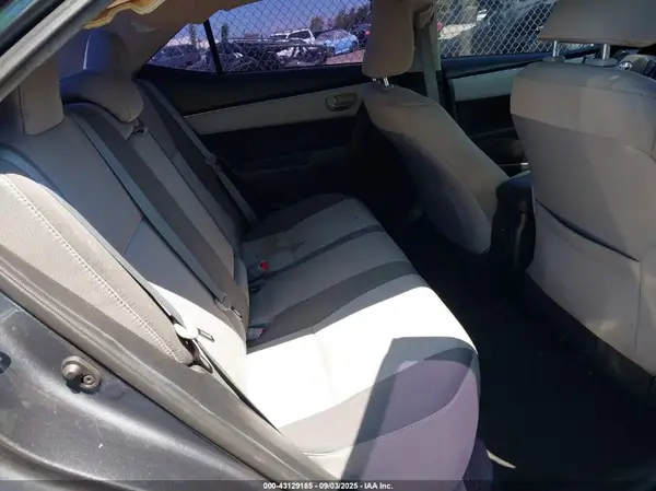 5YFBURHE3HP645633 2017 TOYOTA COROLLA - Image 8