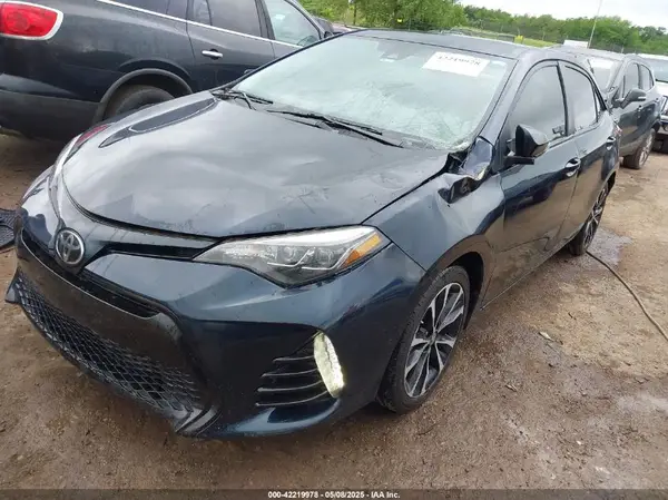 5YFBURHE3HP647169 2017 TOYOTA COROLLA - Image 2