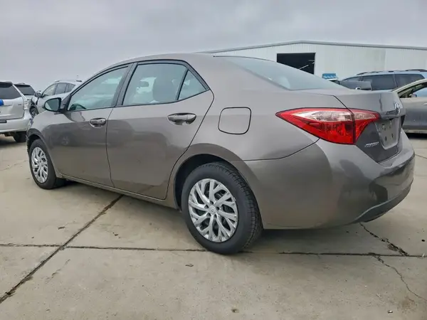 5YFBURHE3HP649973 2017 TOYOTA COROLLA - Image 2