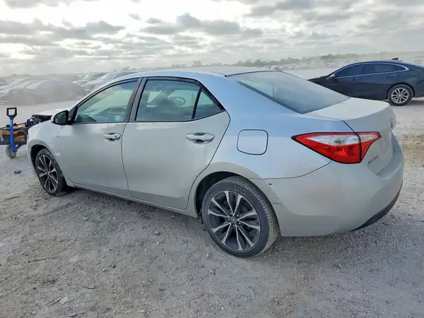 5YFBURHE3HP651397 2017 TOYOTA COROLLA - Image 2