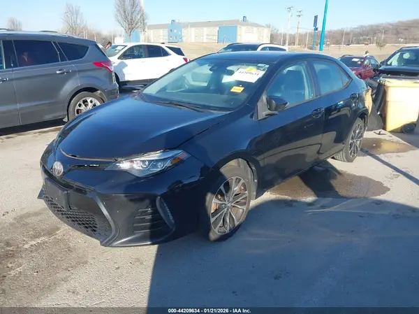 5YFBURHE3HP654073 2017 TOYOTA COROLLA - Image 2