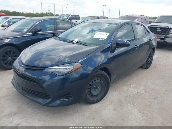 5YFBURHE3HP654591 2017 TOYOTA COROLLA - Image 2