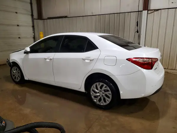 5YFBURHE3HP656776 2017 TOYOTA COROLLA - Image 2
