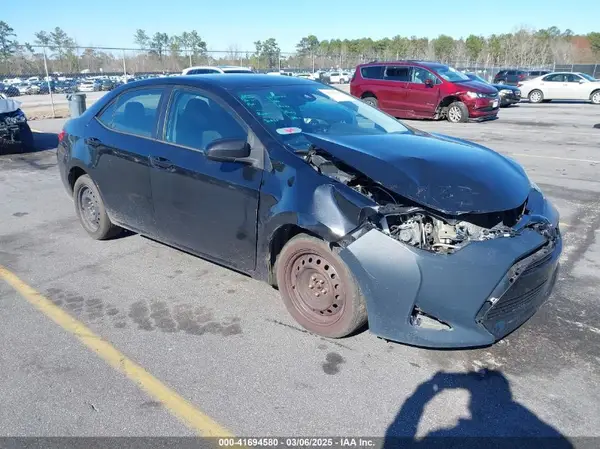 5YFBURHE3HP657037 2017 TOYOTA COROLLA - Image 1
