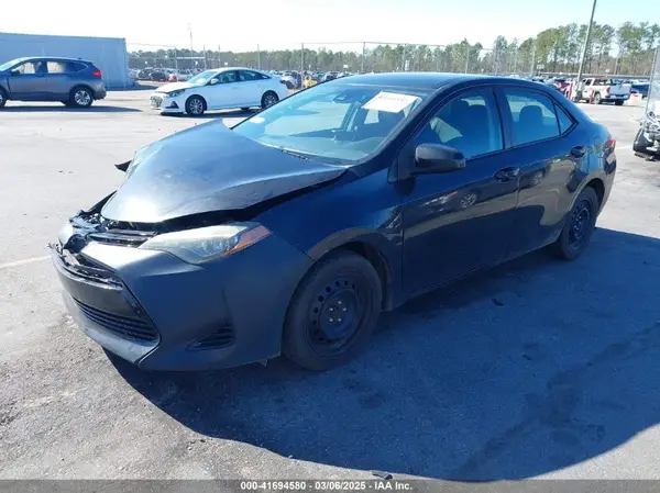 5YFBURHE3HP657037 2017 TOYOTA COROLLA - Image 2