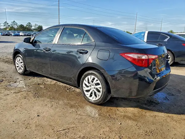 5YFBURHE3HP657376 2017 TOYOTA COROLLA - Image 2