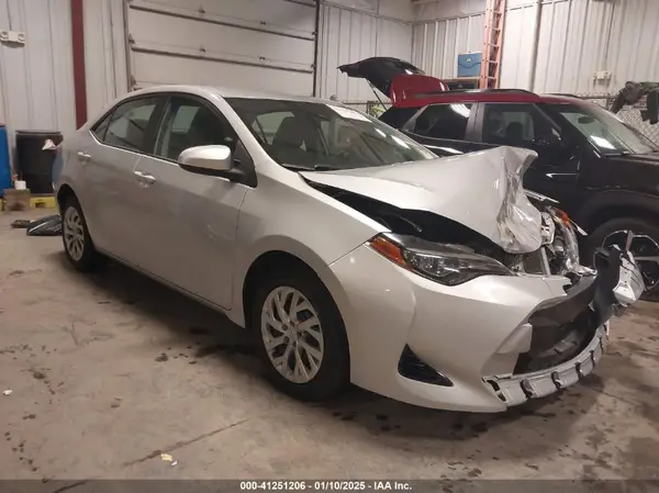 5YFBURHE3HP657457 2017 TOYOTA COROLLA - Image 1