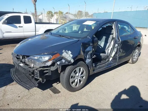 5YFBURHE3HP657779 2017 TOYOTA COROLLA - Image 2