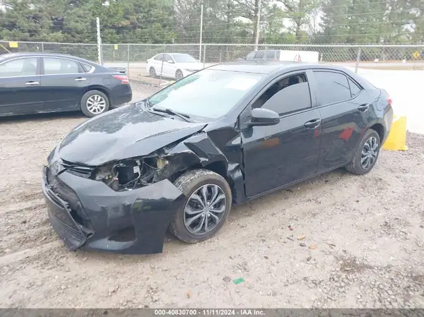 5YFBURHE3HP658835 2017 TOYOTA COROLLA - Image 2