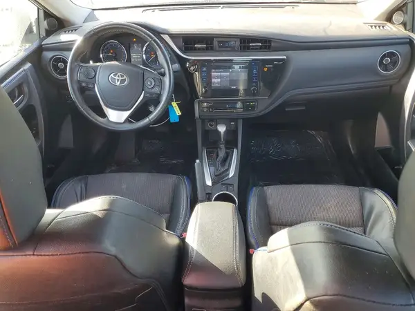 5YFBURHE3HP661184 2017 TOYOTA COROLLA - Image 8