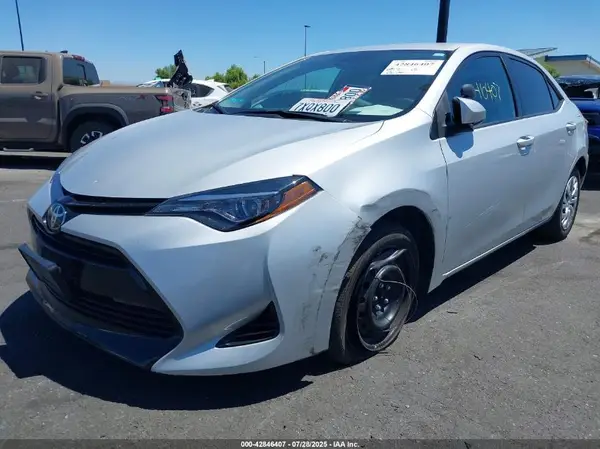 5YFBURHE3HP662920 2017 TOYOTA COROLLA - Image 2