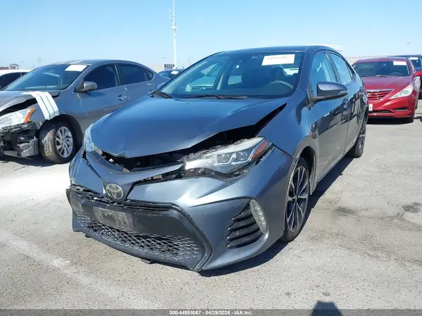 5YFBURHE3HP663842 2017 TOYOTA COROLLA - Image 2