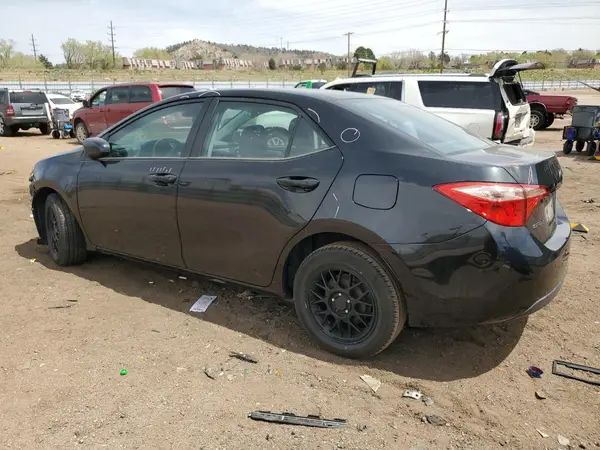 5YFBURHE3HP666093 2017 TOYOTA COROLLA - Image 2