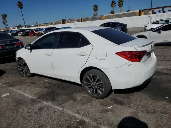 5YFBURHE3HP666725 2017 TOYOTA COROLLA - Image 2