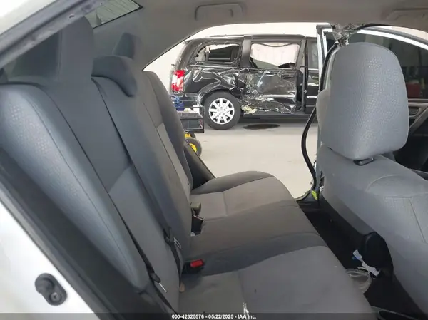 5YFBURHE3HP667289 2017 TOYOTA COROLLA - Image 8