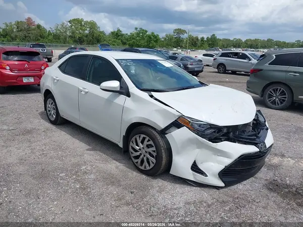 5YFBURHE3HP667521 2017 TOYOTA COROLLA - Image 1