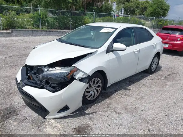 5YFBURHE3HP667521 2017 TOYOTA COROLLA - Image 2