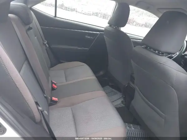 5YFBURHE3HP667809 2017 TOYOTA COROLLA - Image 8