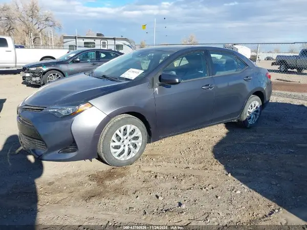 5YFBURHE3HP668717 2017 TOYOTA COROLLA - Image 2