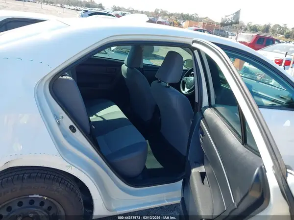 5YFBURHE3HP669821 2017 TOYOTA COROLLA - Image 8