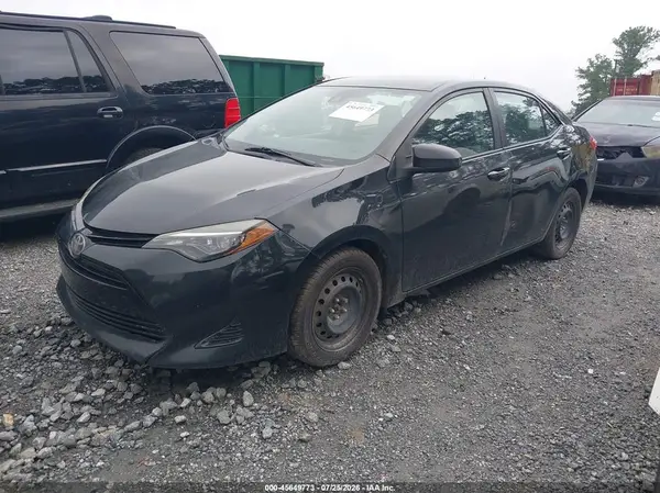 5YFBURHE3HP670127 2017 TOYOTA COROLLA - Image 2