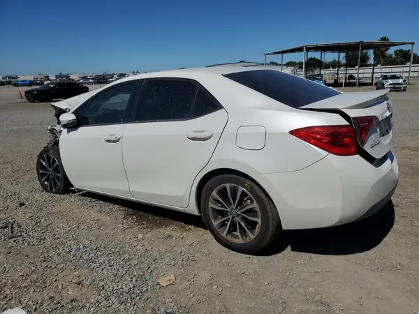 5YFBURHE3HP670306 2017 TOYOTA COROLLA - Image 2