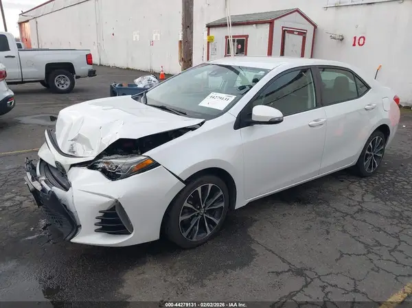 5YFBURHE3HP671147 2017 TOYOTA COROLLA - Image 2