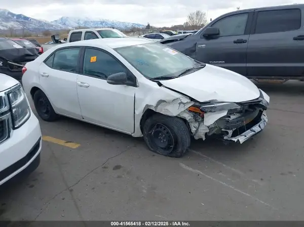 5YFBURHE3HP671374 2017 TOYOTA COROLLA - Image 1