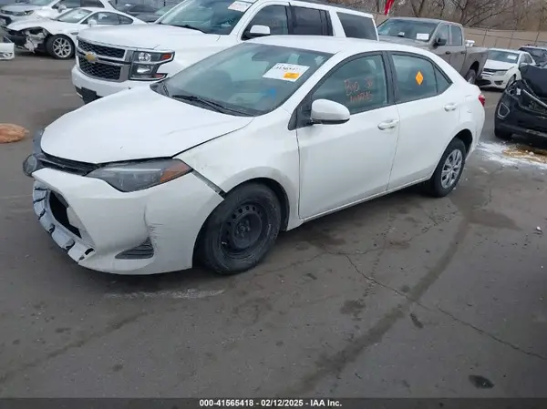 5YFBURHE3HP671374 2017 TOYOTA COROLLA - Image 2