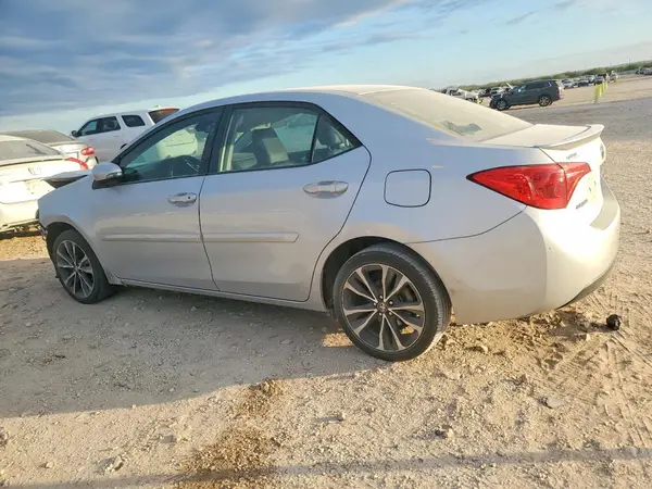 5YFBURHE3HP671567 2017 TOYOTA COROLLA - Image 2